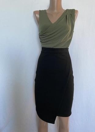 Красивое платье 🥻 8 размера