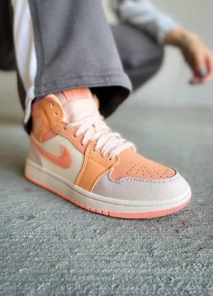 Женские кроссовки nike air jordan 1 retro mid orange 36-37-38-39-40-418 фото