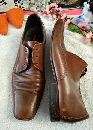 Туфлі шкіряні.