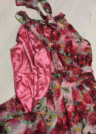 Яркое воздушное шифоновое платье в цветочный принт розы only5 фото