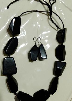 Набір намиста-кольє і сережки з твердого пластику під камінь чорного кольору7 фото