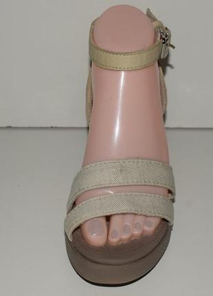 Крокси-босоніжки w8 38р crocs