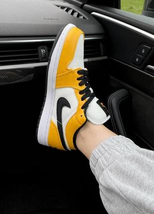 Nike air jordan retro 1 low yellow white black/  женские кроссовки найк аир джордан