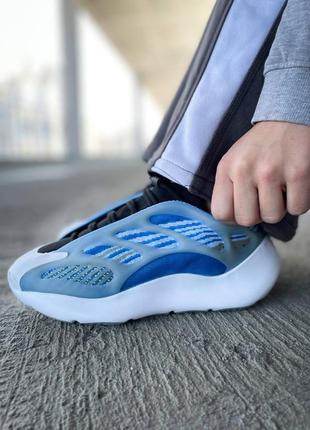 Кросівки жіночі adidas yeezy boost 700 v3 arzareth/кросівки жіночі адідас ези буст 700 в33 фото