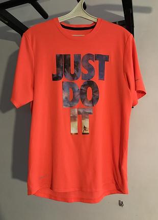 Новая футболка nike running (размер s)
