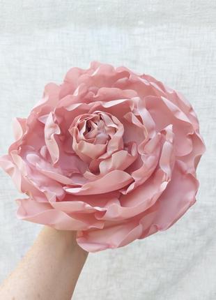 Брошка квітка