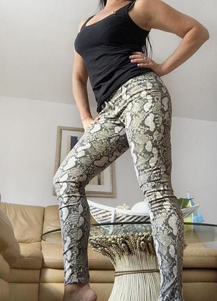 Джинси під змію h&m р. 38