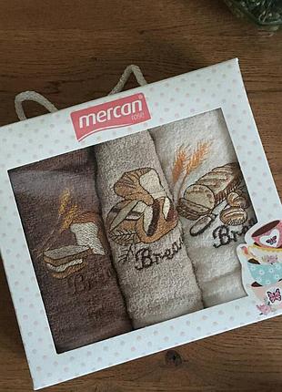 Комплект набір рушників на подарунок