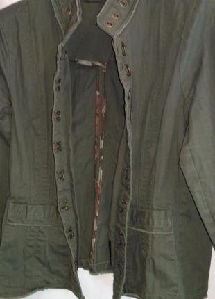 Красивый женский пиджак, застегивается на крючки и имеет длинные манжеты2 фото