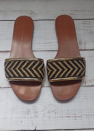 Жіночі шльопанці zara