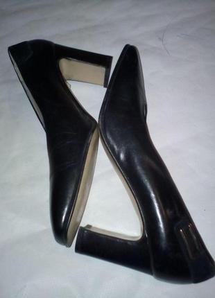 Ошатні жіночі шкіряні туфлі giampiero 37.5 розмір, устілка 25см, італія