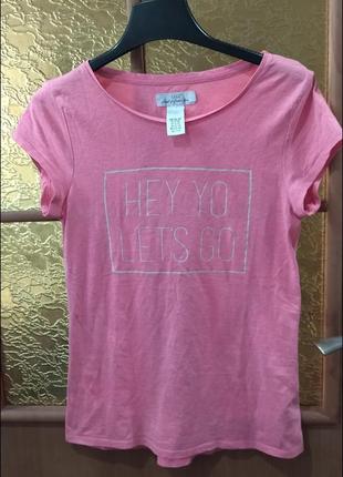 Гарненька футболка