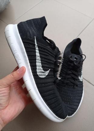 Оригінальні бігові кросівки nike free run