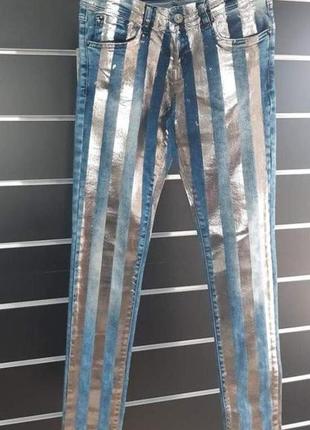 1+1=3 джинсы скини bershka с серебрянными полосами2 фото