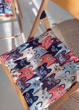 Подушка на стілець яскраві котики
