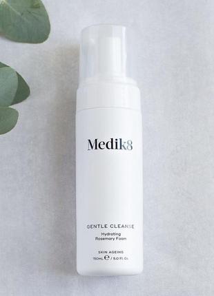 Gentle cleanse medik8 увлажняющая очищающая пенка с розмарином