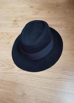 Шерстяний чорний капелюх