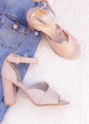 Нюдові бежеві босоніжки 40-го розміру на стійкому підборі