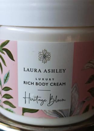 Насыщенный крем для тела

laura ashley

luxury rich body cream

heritage bloom2 фото