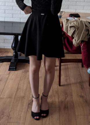 Чорна спідниця сонечко