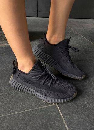 Шикарні унісекс кросівки adidas yeezy boost 350 cinder premium темно-сірі 36-45 р