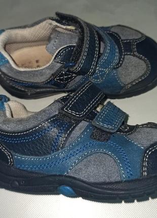 Кросівки дитячі