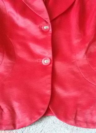Нарядный красный пиджак 46р.3 фото