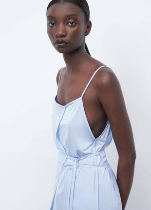 Асиметрична легенька сукня зара небесного кольору на зав'язках бретельках міді максі...