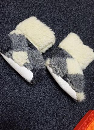 Теплі тапочки кімнатні