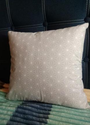 Декоративная наволочка / подушка с геометрическим узором1 фото