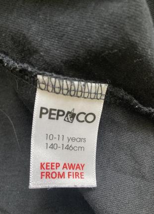 Pep & co 10/11 новая чёрная трикотажная футболка открытые плечи яркий принт аппликация вышивка5 фото