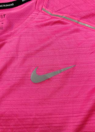 Футболка спортивная мужская розовая беговая nike running5 фото