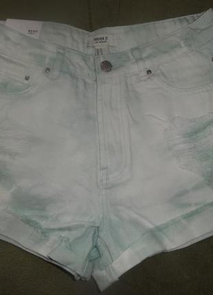 Новые короткие шорты со средней посадкой бледно-зеленые с белым