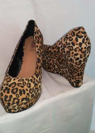 Шикарные леопардовые туфли2 фото