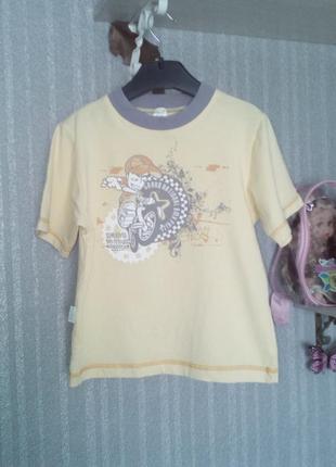 Як нова, практично не носили, в реалі жовта(пог.камера(( десь на 3-4.5 роки