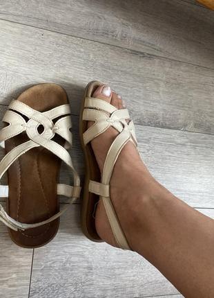 Босоніжки 37р