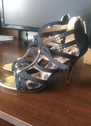 Босоніжки 36,5-37р.