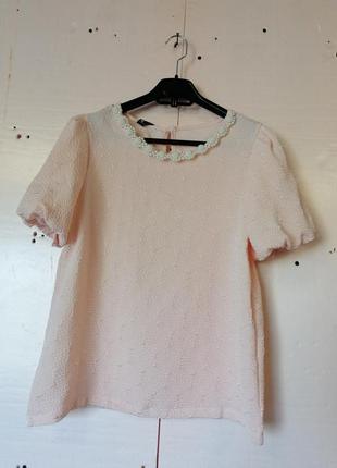 Топ блуза футболка з фактурної тканини з пишним рукавом красиві прикраси з перлів у вигляді квіток т2 фото
