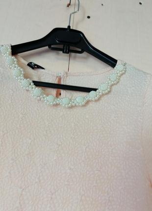 Топ блуза футболка з фактурної тканини з пишним рукавом красиві прикраси з перлів у вигляді квіток т3 фото