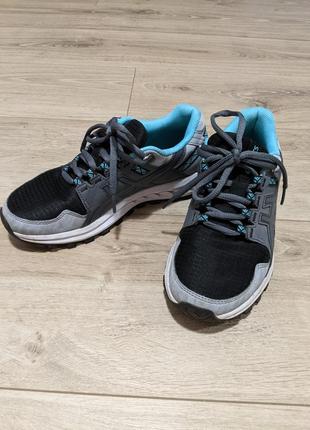 Кросівки asics