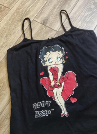 Майка чорна з принтом betty boop9 фото