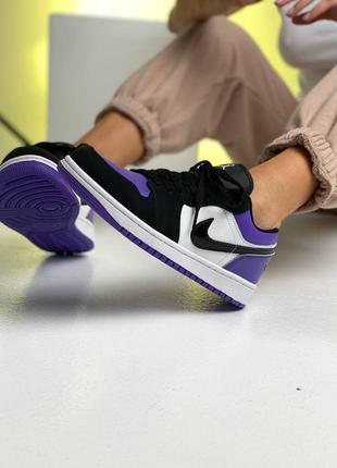 Жіночі кросівки найк аїр джордан/ nike air jordan retro 1 low violet white black2 фото