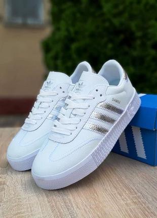 Шикарные женские кроссовки adidas samba белые с серебристым