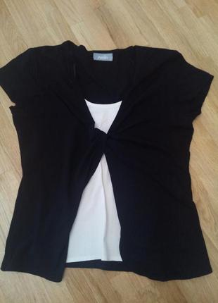 Футболка чорна