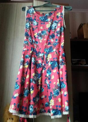 Платье в цветочный принт