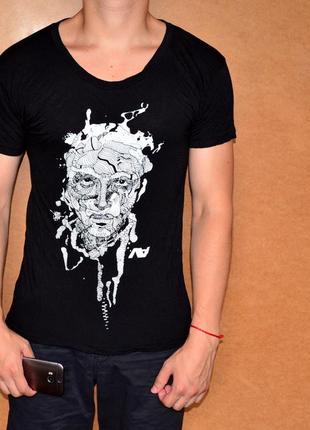 Yiscose tee дуже красивий принт