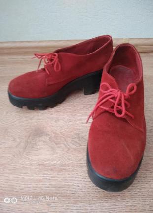 Туфлі замшеві червоні