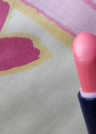 Оксамитова рожева кремова пігментована щільна помада garden