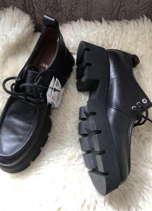 Нові шкіряні круті стильні лофери туфлі на шнурках 41-41,5 р від zara9 фото