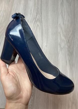 Жіночі туфлі темно-сині1 фото